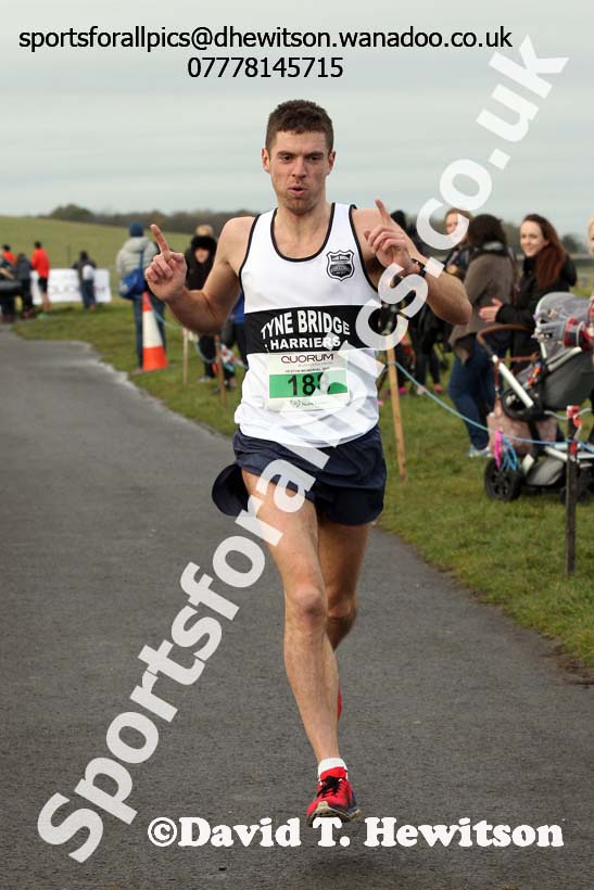 Senior men and women, 2016 Heaton Memerial 10k Road Race. Photo: David T. Hewitson/Sports for All Pics
